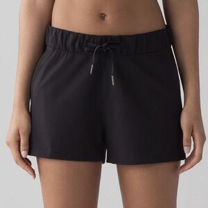 Lululemon On The Fly Shorts Black Size 6